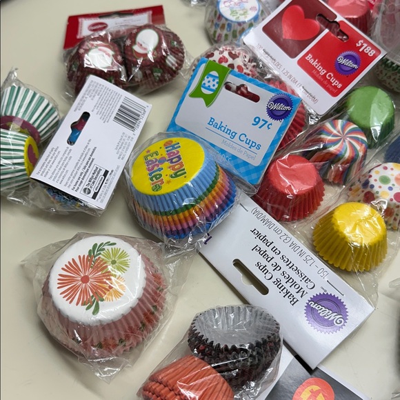 Assorted Baking Cups Set for Home Parties - Picture 4 of 6